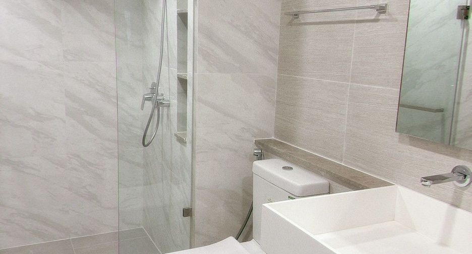 Condo en alquiler de 3 habitaciones en Watthana, Bangkok