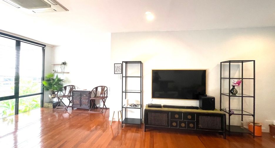 ให้เช่า 4 ห้องนอน ทาวน์เฮ้าส์ ใน วัฒนา, กรุงเทพฯ