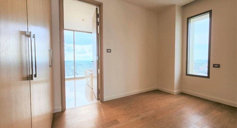 For sale 5 bedrooms condo in Khlong San, Bangkok