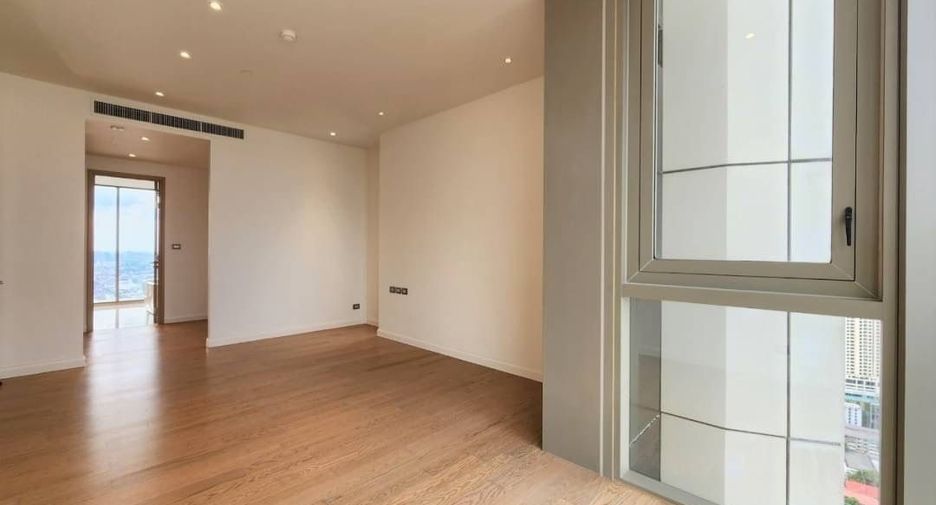 For sale 5 bedrooms condo in Khlong San, Bangkok