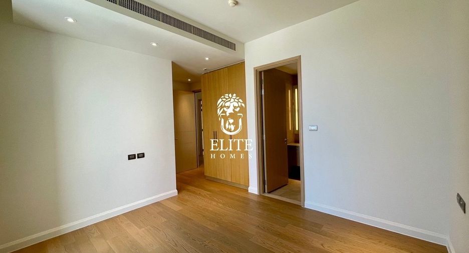 For sale 5 bedrooms condo in Khlong San, Bangkok