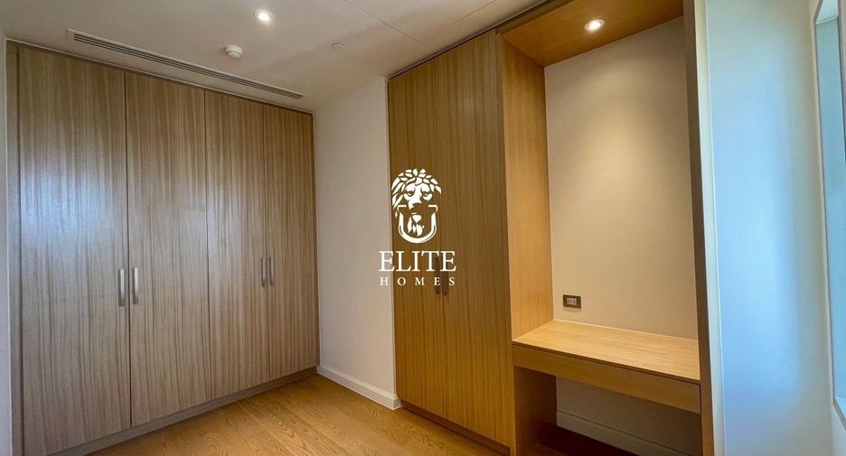 For sale 5 bedrooms condo in Khlong San, Bangkok