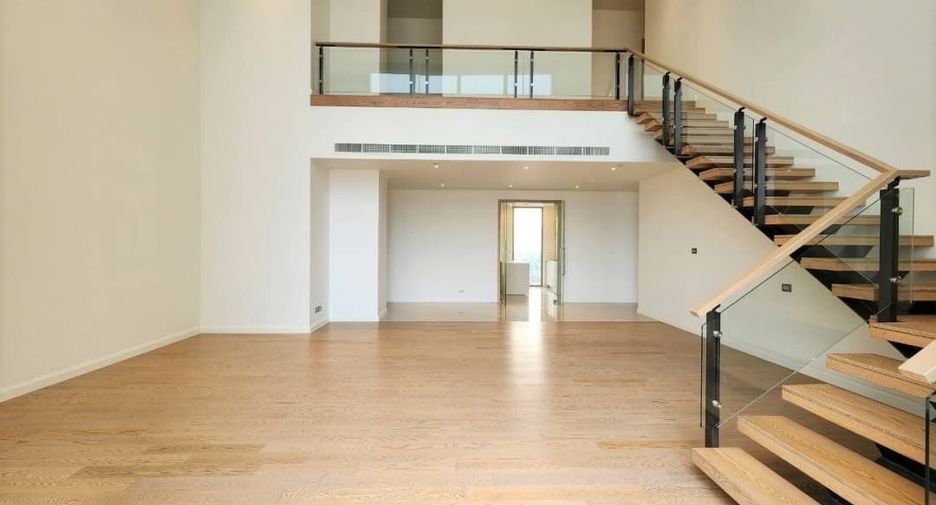 For sale 5 bedrooms condo in Khlong San, Bangkok