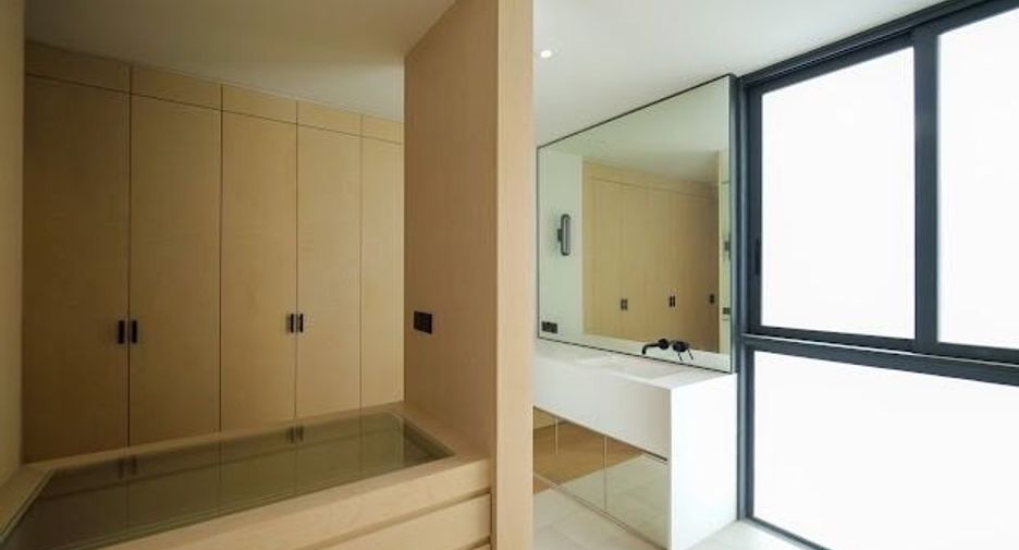 For sale 3 bedrooms townhouse in Suan Luang, Bangkok