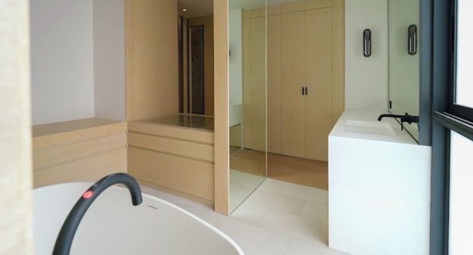 For sale 3 bedrooms townhouse in Suan Luang, Bangkok