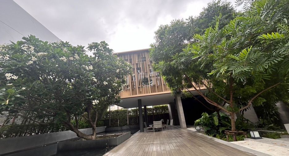 For sale 3 bedrooms townhouse in Suan Luang, Bangkok