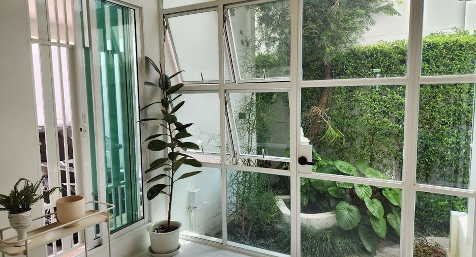 Casa en alquiler y en venta de 3 habitaciones en Mueang Samut Prakan, Samut Prakan