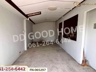For sale 2 ベッドルーム townhouse in Mueang Surat Thani, Surat Thani