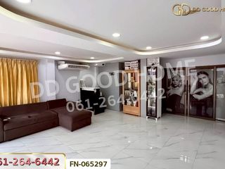 For sale 2 ベッドルーム townhouse in Mueang Surat Thani, Surat Thani