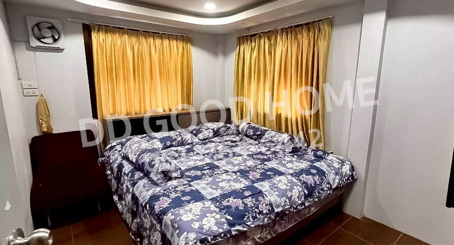For sale 2 bedrooms townhouse in Mueang Surat Thani, Surat Thani