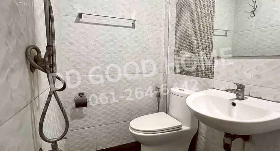 For sale 2 bedrooms townhouse in Mueang Surat Thani, Surat Thani