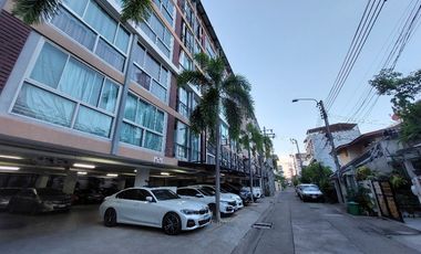 For sale 1 bed condo in Huai Khwang, Bangkok