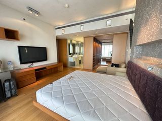 For rent 3 bedrooms condo in Sathon, Bangkok