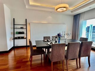 For rent 4 bedrooms condo in Pathum Wan, Bangkok