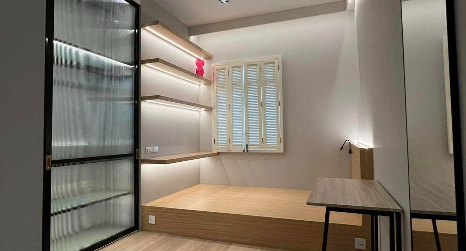 For sale 2 bedrooms condo in Khlong Toei, Bangkok
