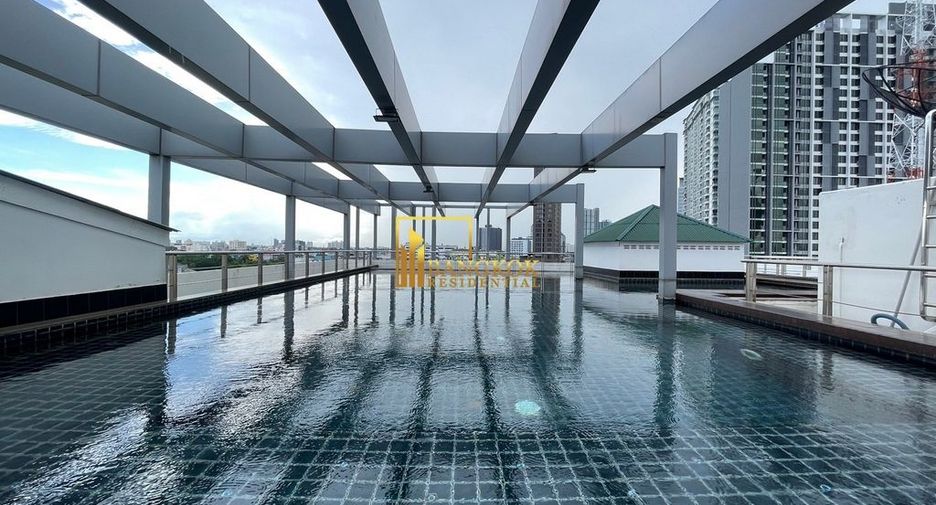 For rent 2 bedrooms condo in Khlong Toei, Bangkok