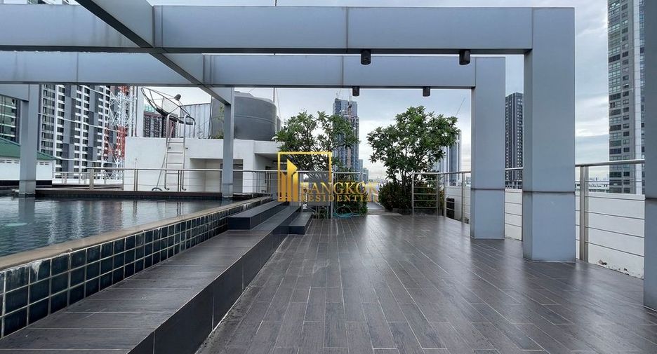 For rent 2 bedrooms condo in Khlong Toei, Bangkok