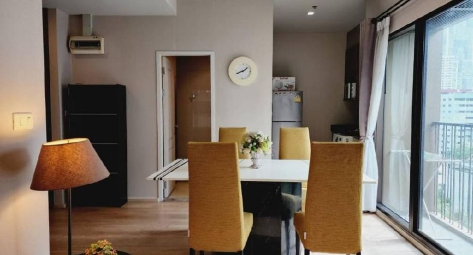 For rent 2 bedrooms condo in Khlong Toei, Bangkok