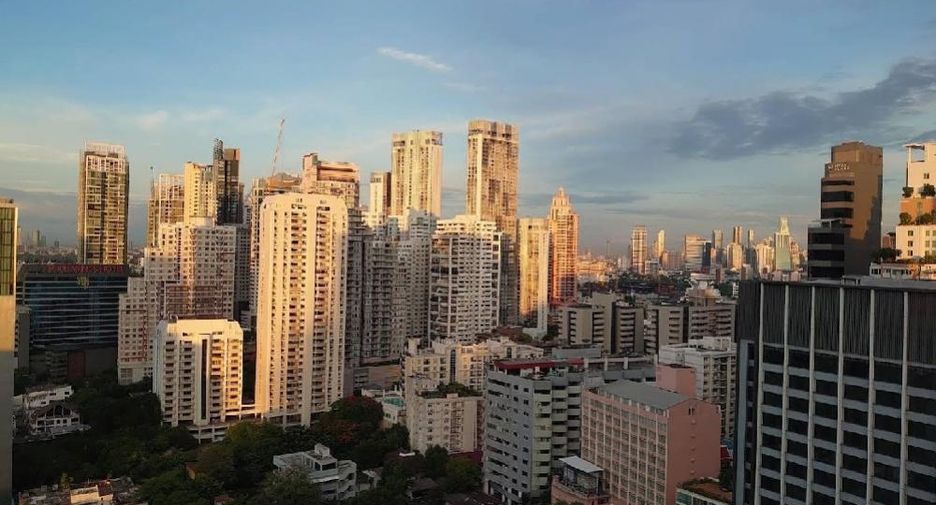 For rent 2 bedrooms condo in Khlong Toei, Bangkok