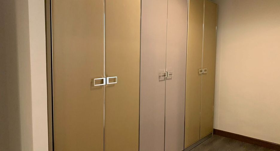 Wohnung zur Miete mit 3 Zimmer in Khlong Toei, Bangkok