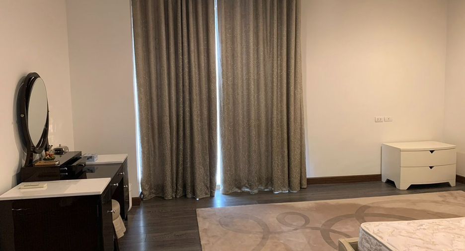Wohnung zur Miete mit 3 Zimmer in Khlong Toei, Bangkok