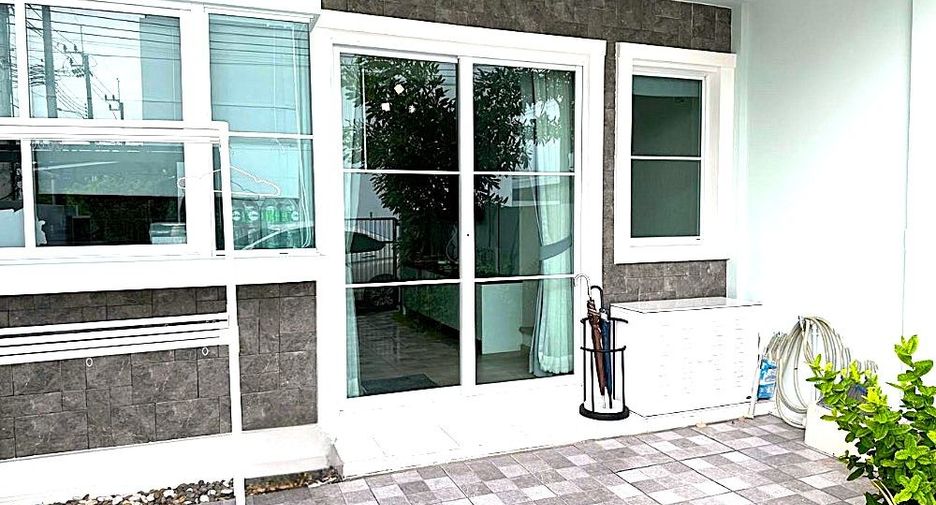For rent 2 bedrooms townhouse in Prawet, Bangkok