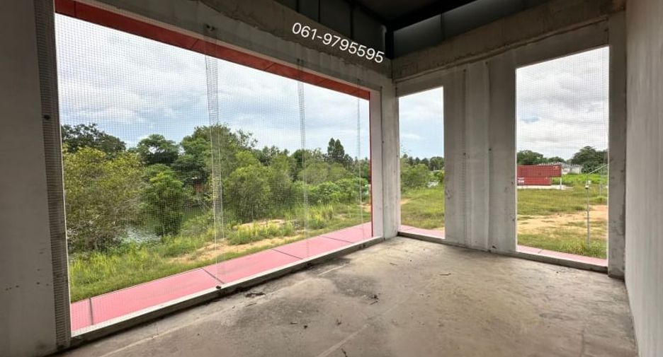 For sale warehouse in Si Racha, Chonburi