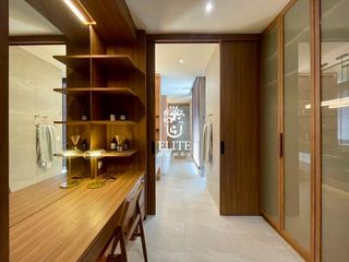 For sale 5 Beds house in Wang Thonglang, Bangkok