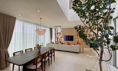 For sale 4 bedrooms house in Wang Thonglang, Bangkok