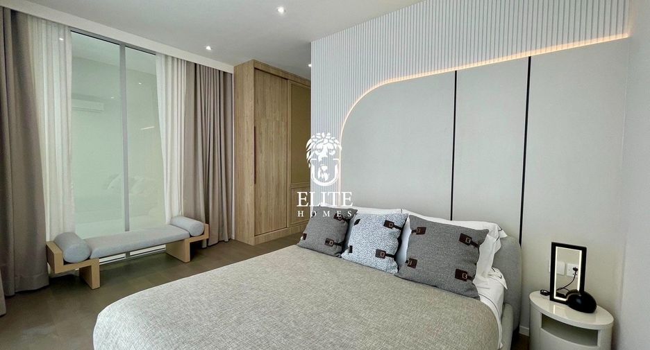 For sale 4 bedrooms house in Wang Thonglang, Bangkok
