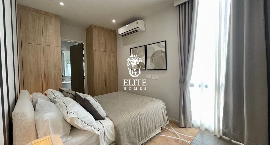 For sale 4 bedrooms house in Wang Thonglang, Bangkok