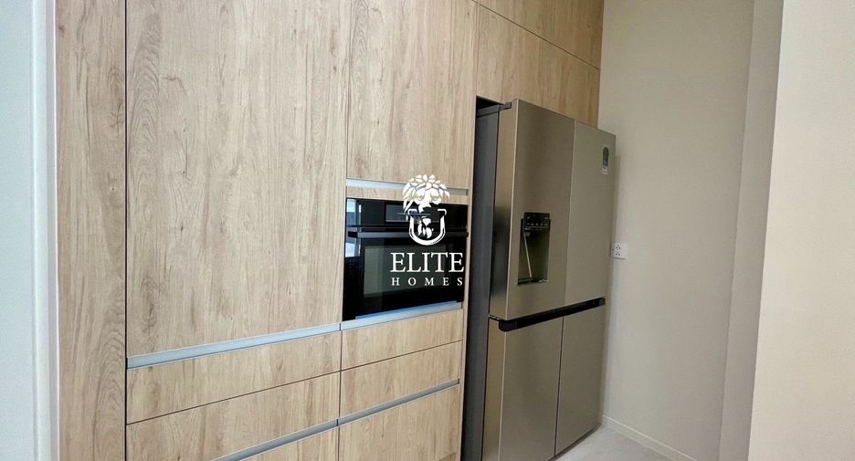 For sale 4 bedrooms house in Wang Thonglang, Bangkok