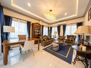 For rent そして for sale 4 ベッドルーム house in Bang Khae, Bangkok