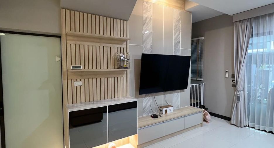 For rent and for sale 3 bedrooms house in Lat Phrao, Bangkok