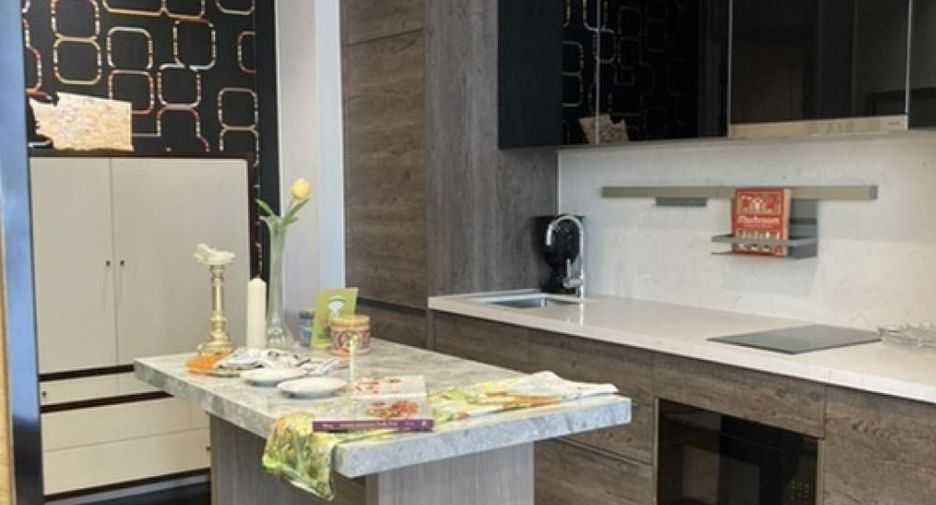 Wohnung zur Miete mit 3 Zimmer in Pathum Wan, Bangkok