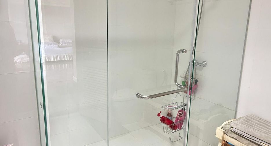 For rent 3 ベッドルーム condo in Khlong Toei, Bangkok