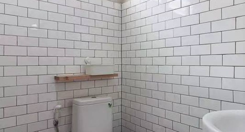 For rent studio townhouse in Sathon, Bangkok