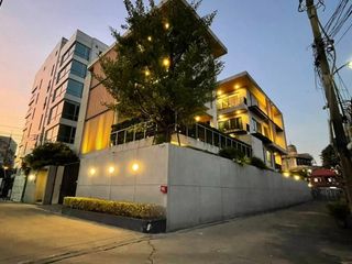 出售 6 卧室 独立屋 在 Watthana, 曼谷