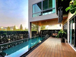 出售 6 卧室 独立屋 在 Watthana, 曼谷