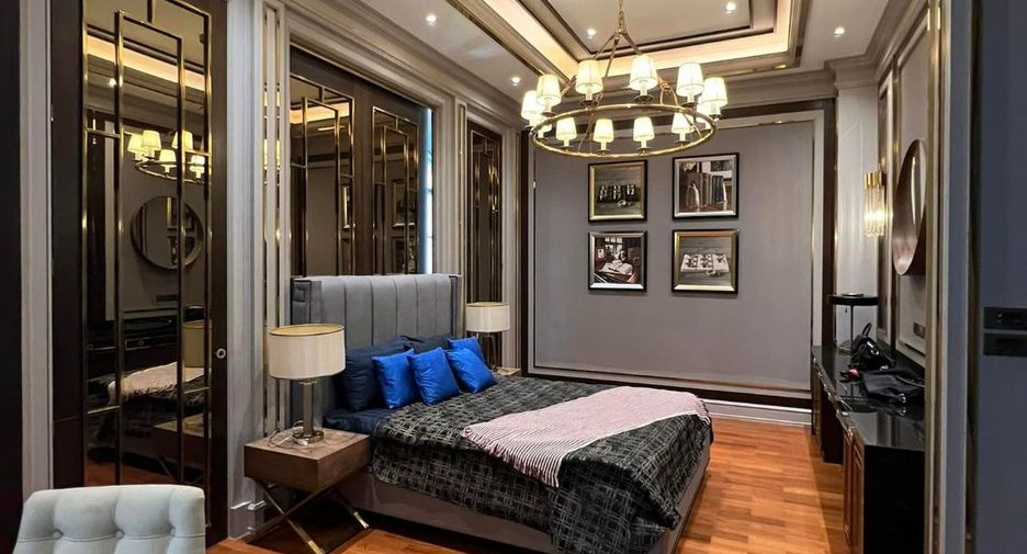 For sale 4 bedrooms house in Thawi Watthana, Bangkok