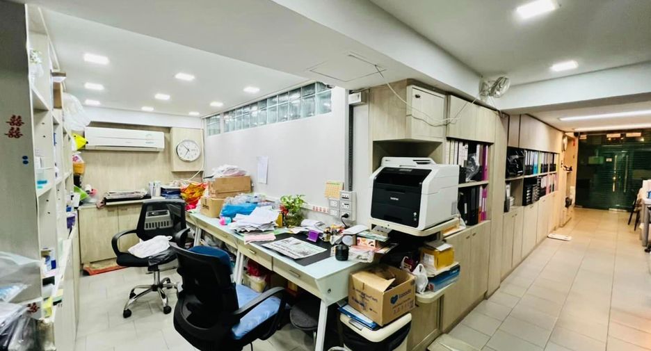 For sale 14 bedrooms apartment in Ratchathewi, Bangkok