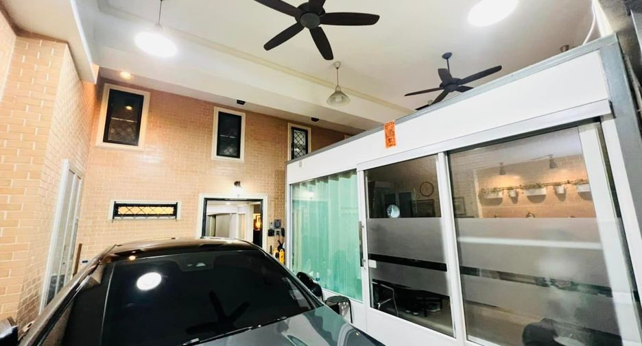 For sale 14 bedrooms apartment in Ratchathewi, Bangkok