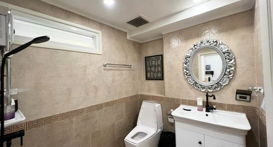 For sale 14 bedrooms apartment in Ratchathewi, Bangkok