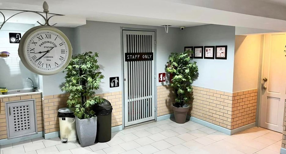 For sale 14 bedrooms apartment in Ratchathewi, Bangkok