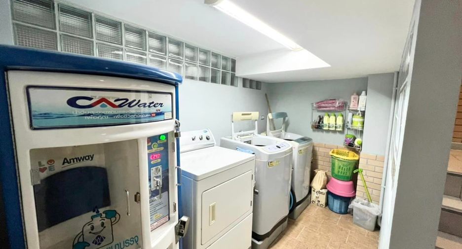 For sale 14 bedrooms apartment in Ratchathewi, Bangkok