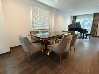 For sale 4 bedrooms house in Watthana, Bangkok
