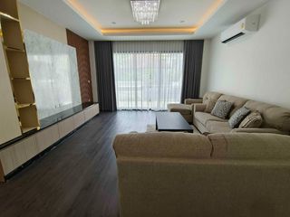 For sale 4 bedrooms house in Watthana, Bangkok
