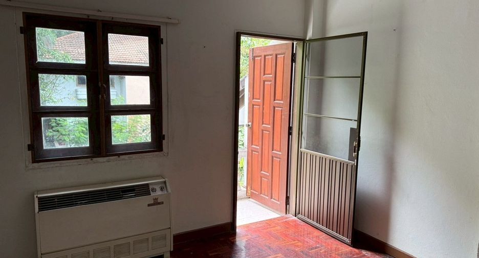 Haus zur Miete mit 3 Zimmer in Mueang Udon Thani, Udon Thani