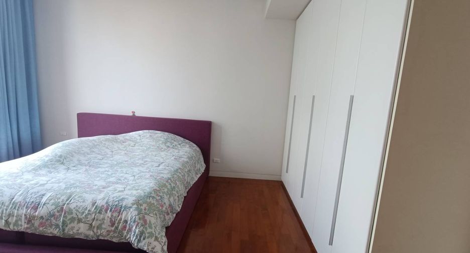 For sale 4 bedrooms condo in Khlong Toei, Bangkok