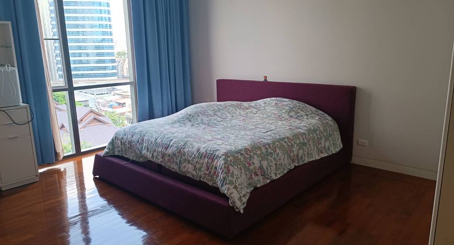 For sale 4 bedrooms condo in Khlong Toei, Bangkok